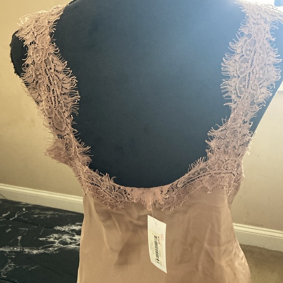 BNWT - Picture 8 of 9